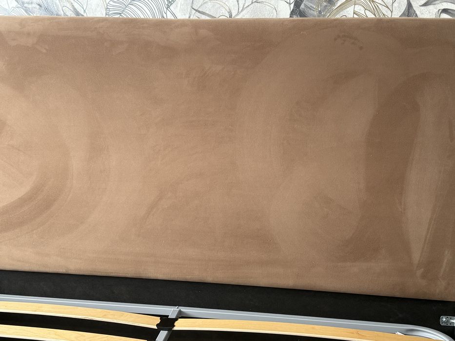 Двуспальная кровать