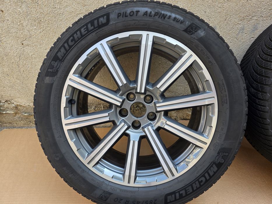 AUDI Q7 зимни гуми и оригинални джанти 285/45/ R20