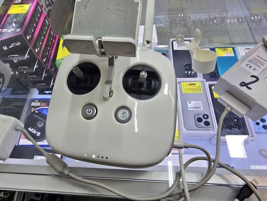 Дрон Dji Phantom 4 4к магазин Реал