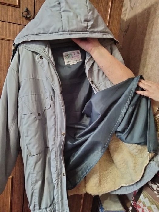 Продам шубу  цегейковую , куртки