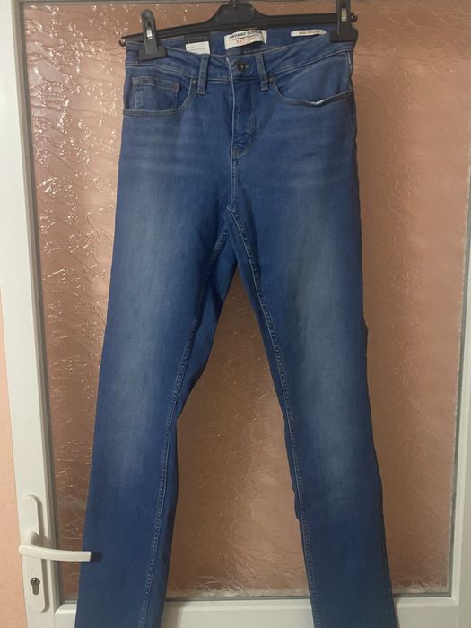 Blugi skinny , marca Sara