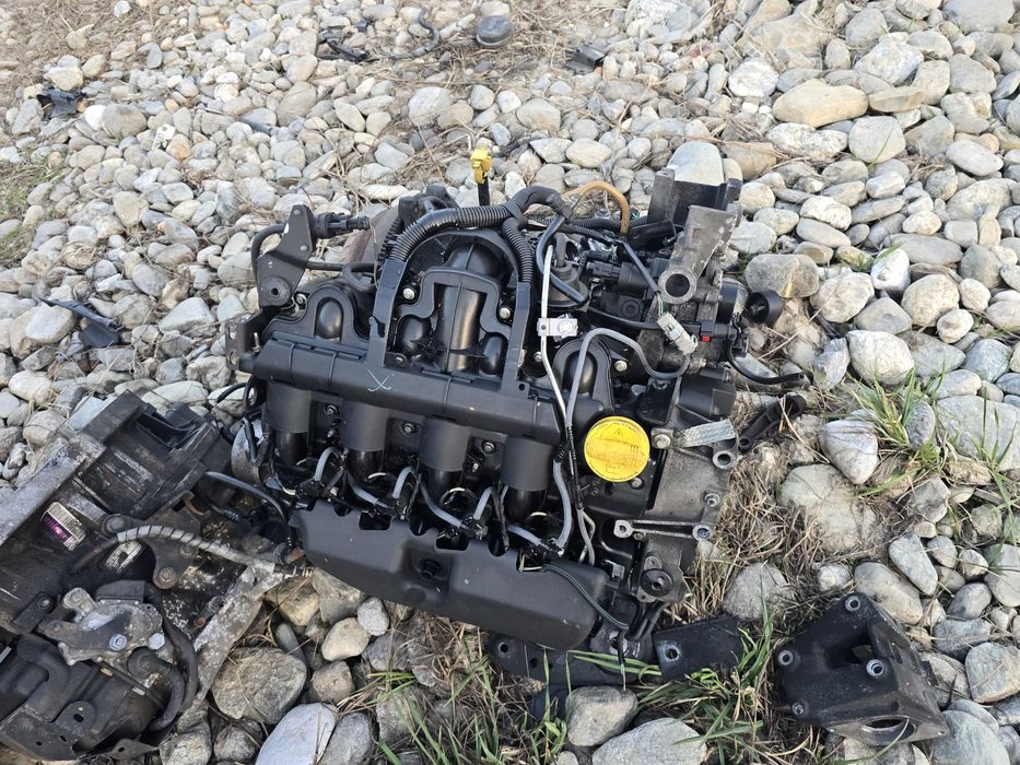 Injectoare opel movano trafic 2.5