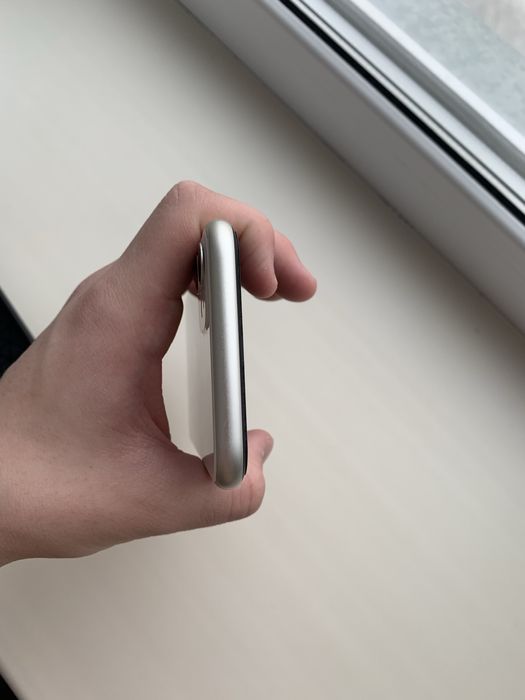 Продам iPhone 11, состояние почти идеал