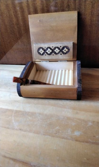 Пирографирани кутии за цигари