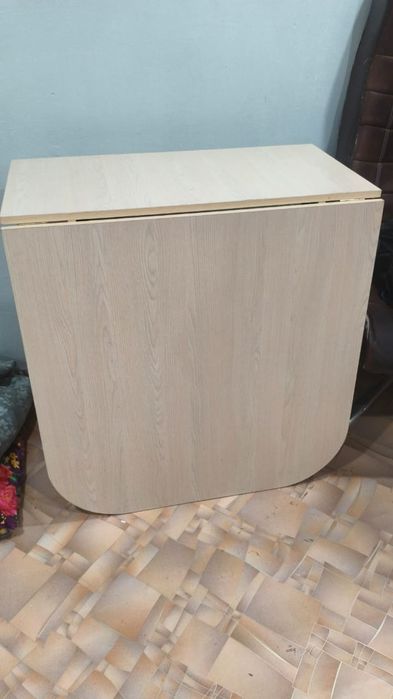 Продам стол в хорошем состоянии.