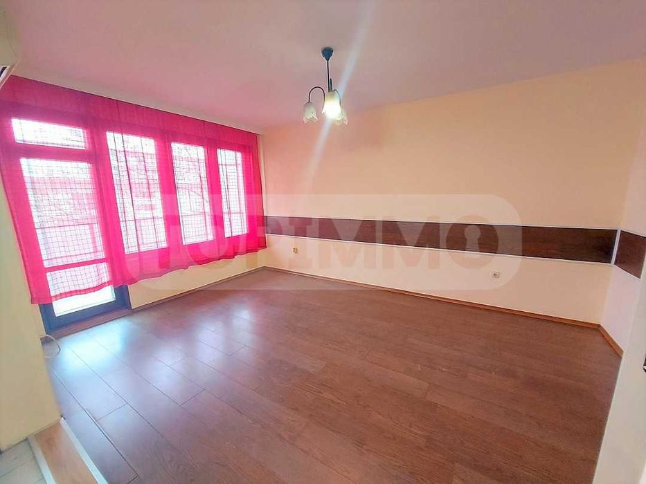 Дава се под наем Тристаен апартамент в Варна, Общината - 130 кв.м за 510 € - Снимка #1