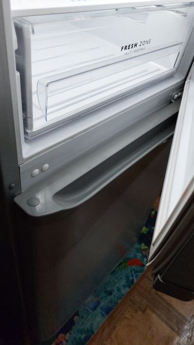 Холодильник Бирюса серебристый