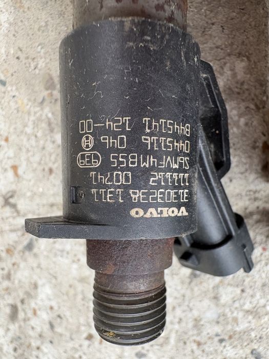 Set 5 injectoare Bosch originale Volvo 31303238 / 0445116046