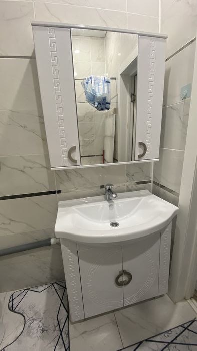 Раковина с шкафами