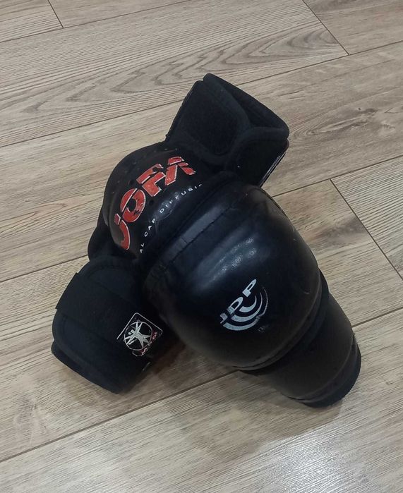 Продам налокотники JOFA