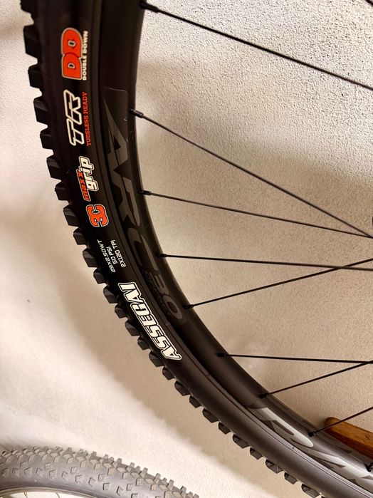 MTB капли 29” – Industry Nine / RaceFace / Maxxis / CushCore