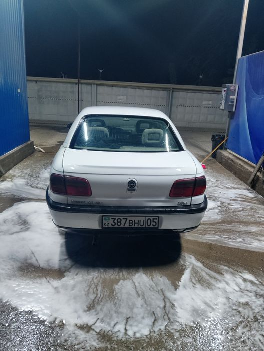 Опель омега б 2литра 300к