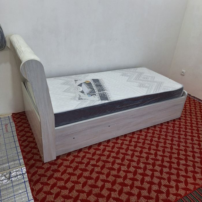 Диван кроват сотилади