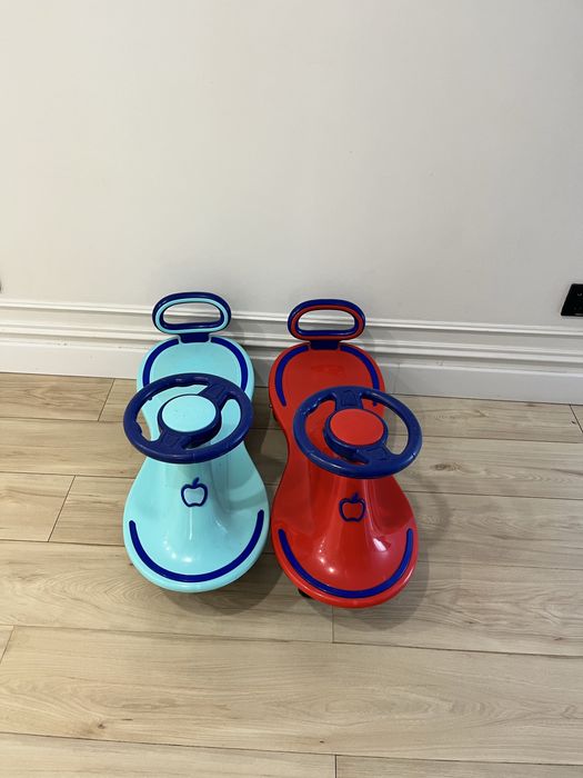 Машинка толокар в идеальном состоянии