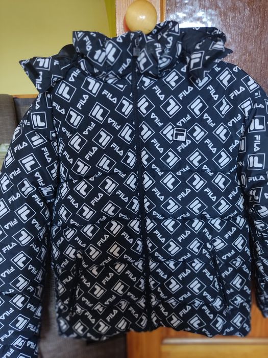 Продам зимнюю куртку