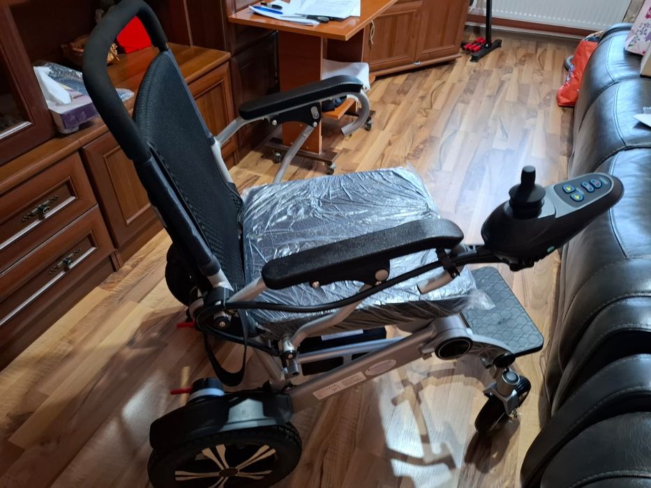 Scaun cu rotile electric