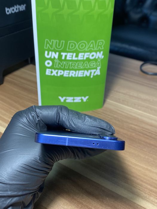 Samsung Galaxy s25 plus • 256 GB • Navy