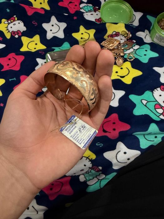 продам золотые изделия