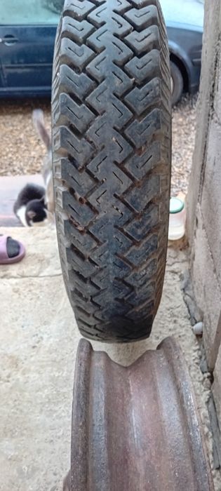 Cauciucuri și genți de vânzare 1200 lei Bucata