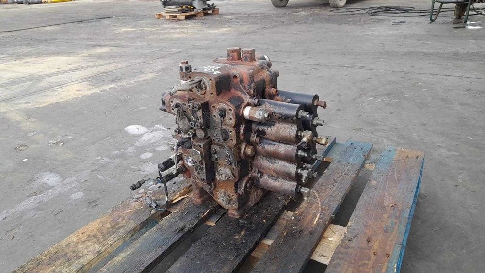 Distribuitor hidraulic excavator JCB 260