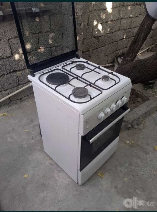 Продаётся газовая плита Артель.