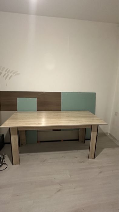 Стол кухонный и 6 табуреток