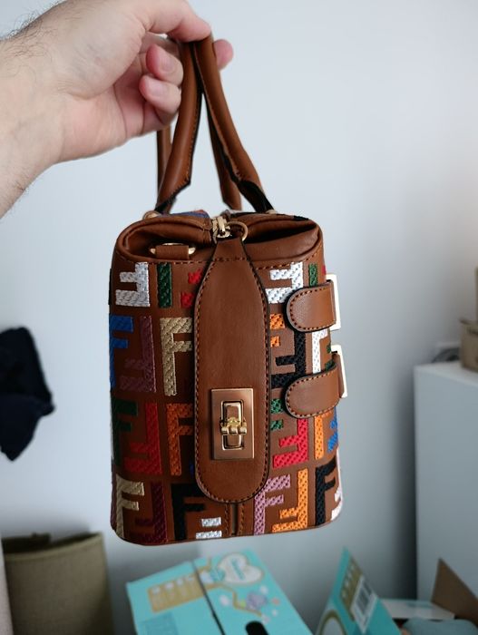 Дамска чанта (дамски чанти)