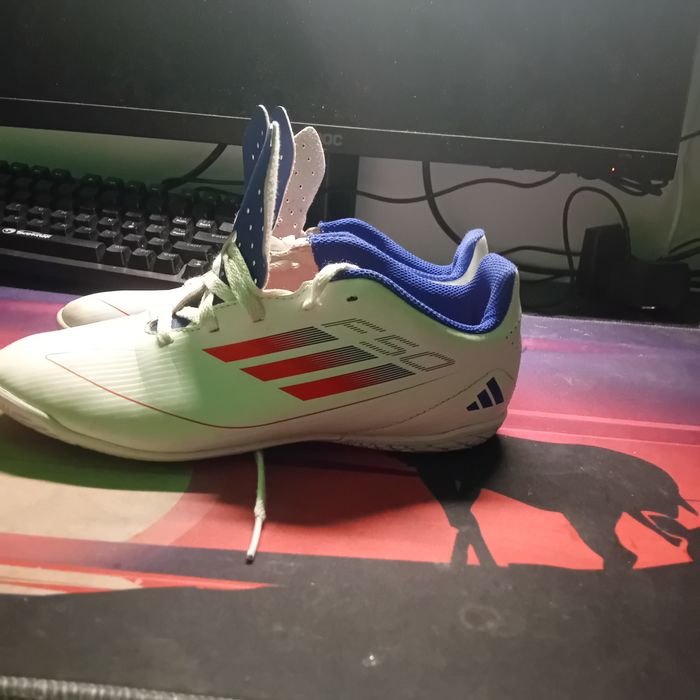 Adidasi de sala f50