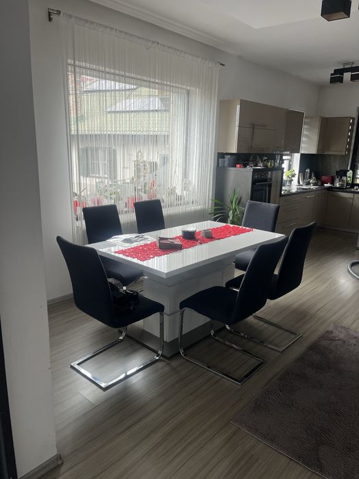 Vand  6 scaune de living