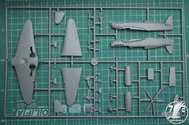 Сборная модель самолета Як-9 (Eastern Express, 1/72)