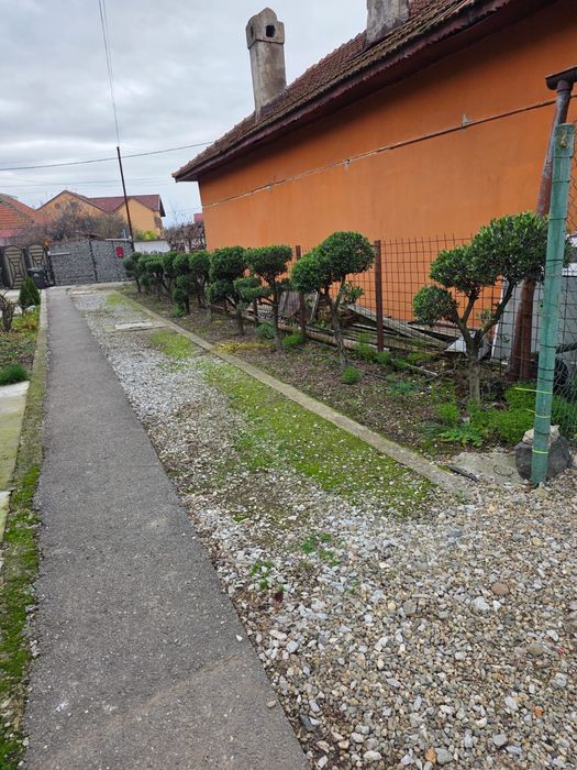 Vând schimb casă  în Tg-Jiu  semicentral