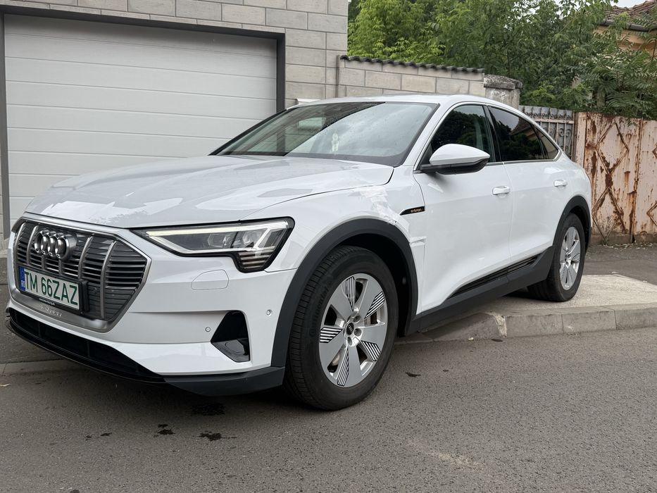 AUDI e-tron 2021