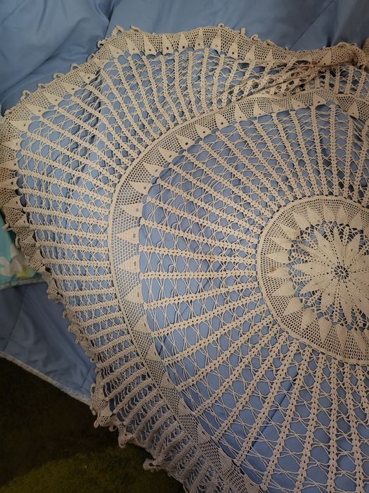 Покривка на една кука. Кръгла - 150 см.