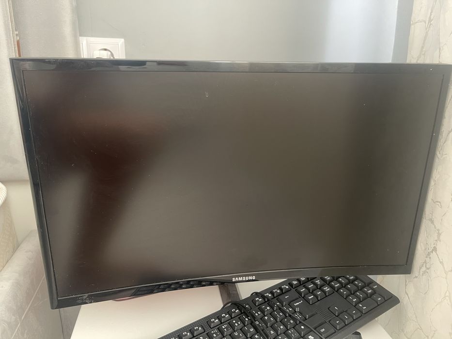 Монитор Samsung 24” изогнутый Full HD