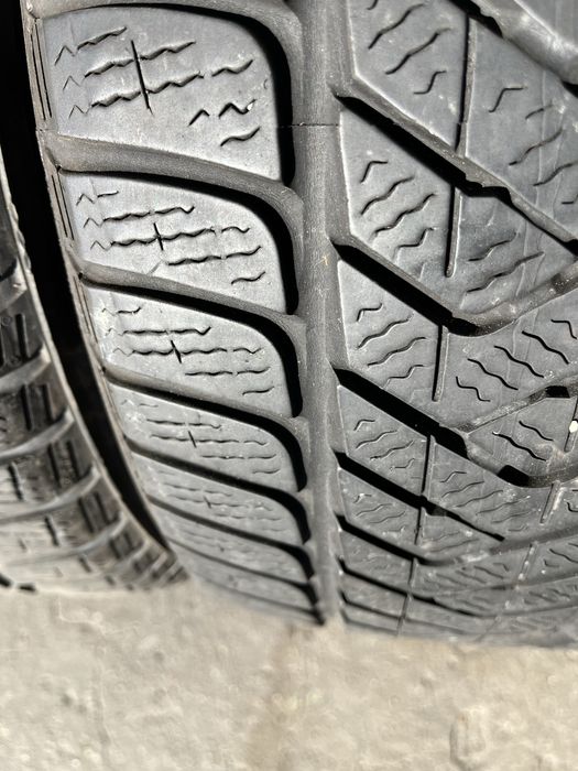 4 бр. зимни гуми 225/45/17 Pirelli 4,5-5 mm DOT 3815