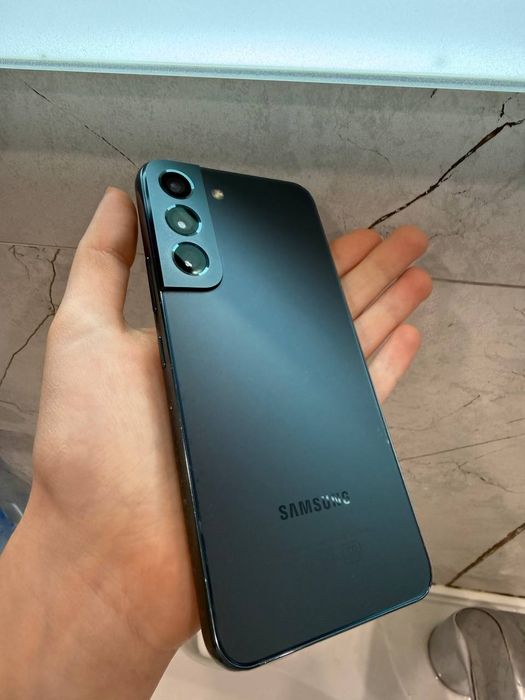 Samsung s22 б/у .