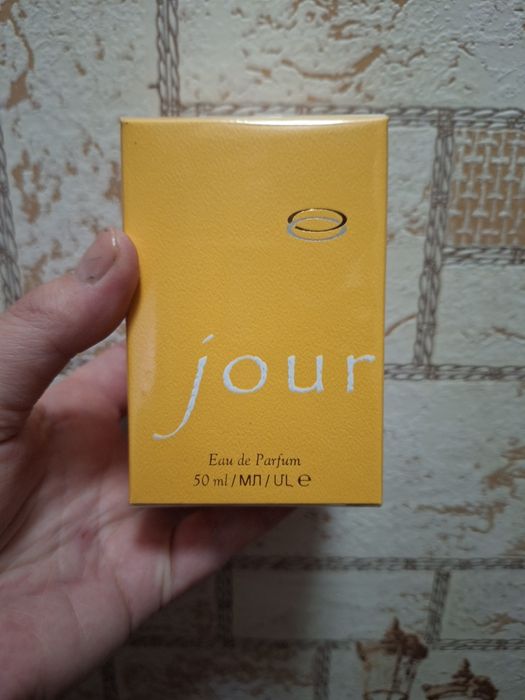 Новые духи продам.