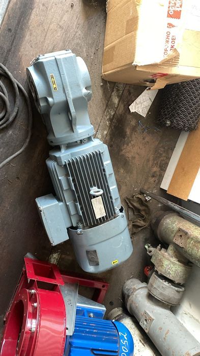 Мотор-редуктор новый