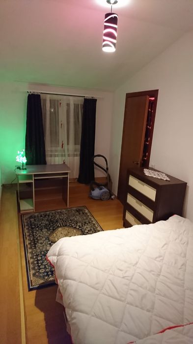 Vand apartament 3 camere, 60mp, mansarda Constanta, Piata Brick