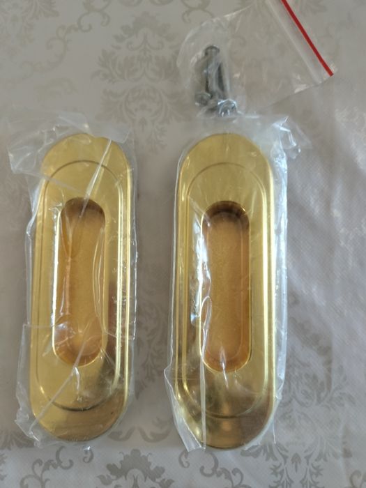 Ручки для дверей купе