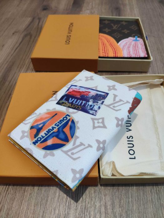 Стилно кожено портмоне / passport holder Louis Vuitton