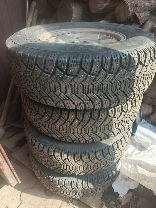 Продам резину два комплекта