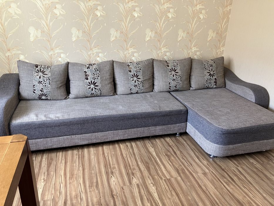 Продам диван.