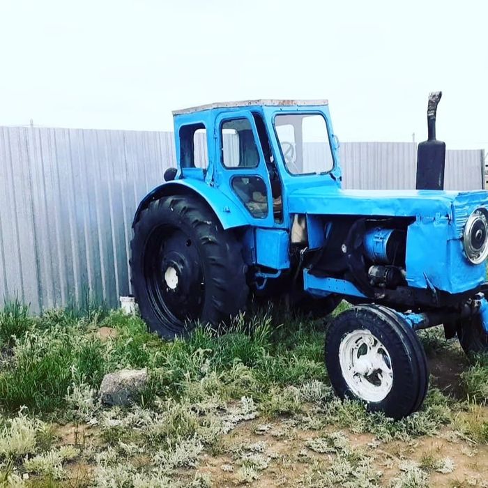 Продам трактор  Т40 экономичный