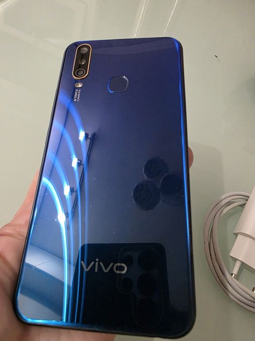 Продам смартфон Vivo 1904, 3/64