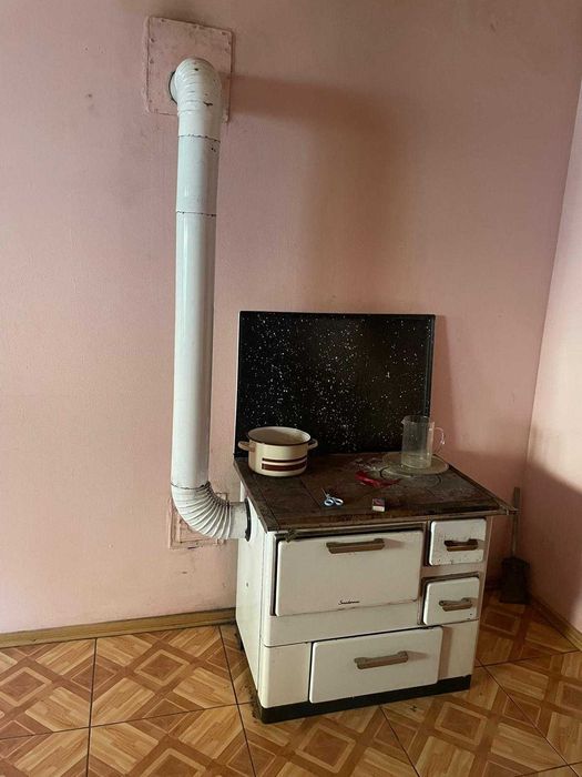 soba pe lemne cu plita