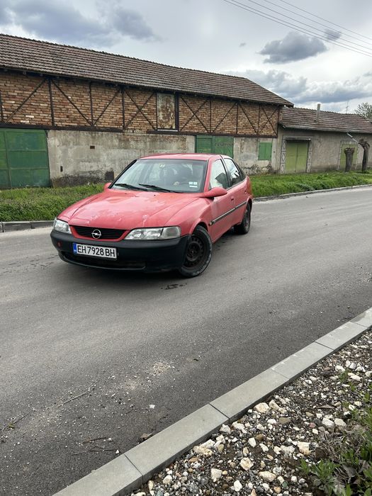 Продавам opel bektra B на части 2.0 бензин 136 коня