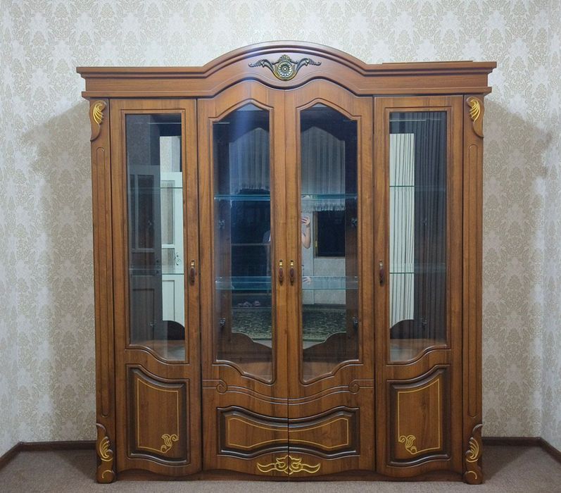 Горка, сервант, стенка