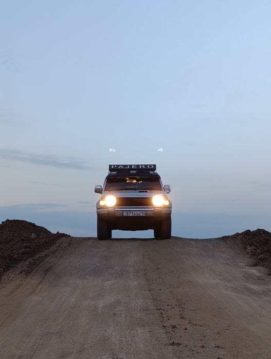 Автомобиль Паджеро 2