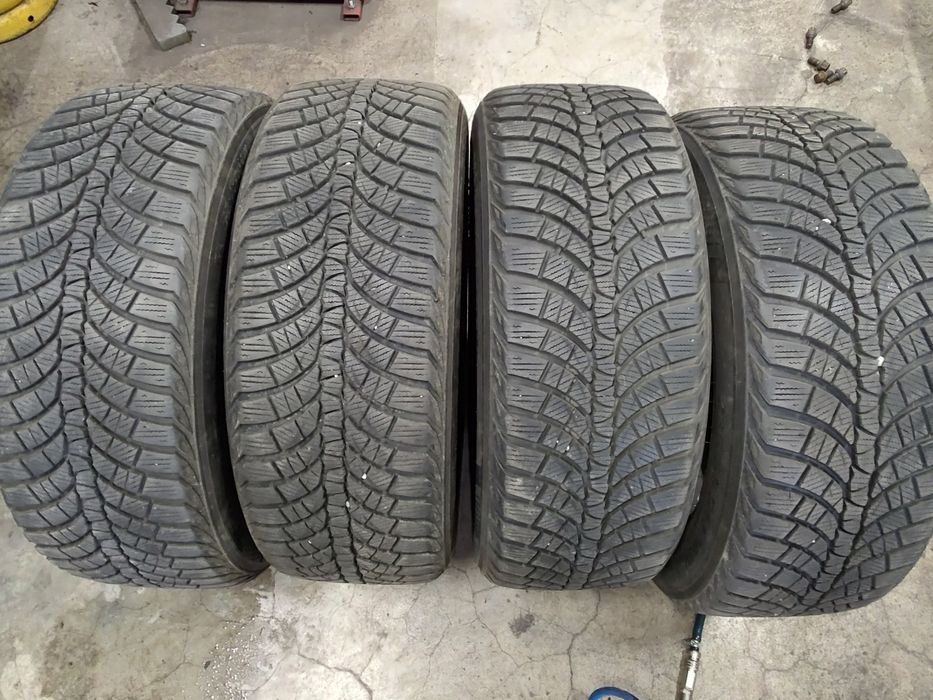 Зимни гуми KUMHO 235/55/17